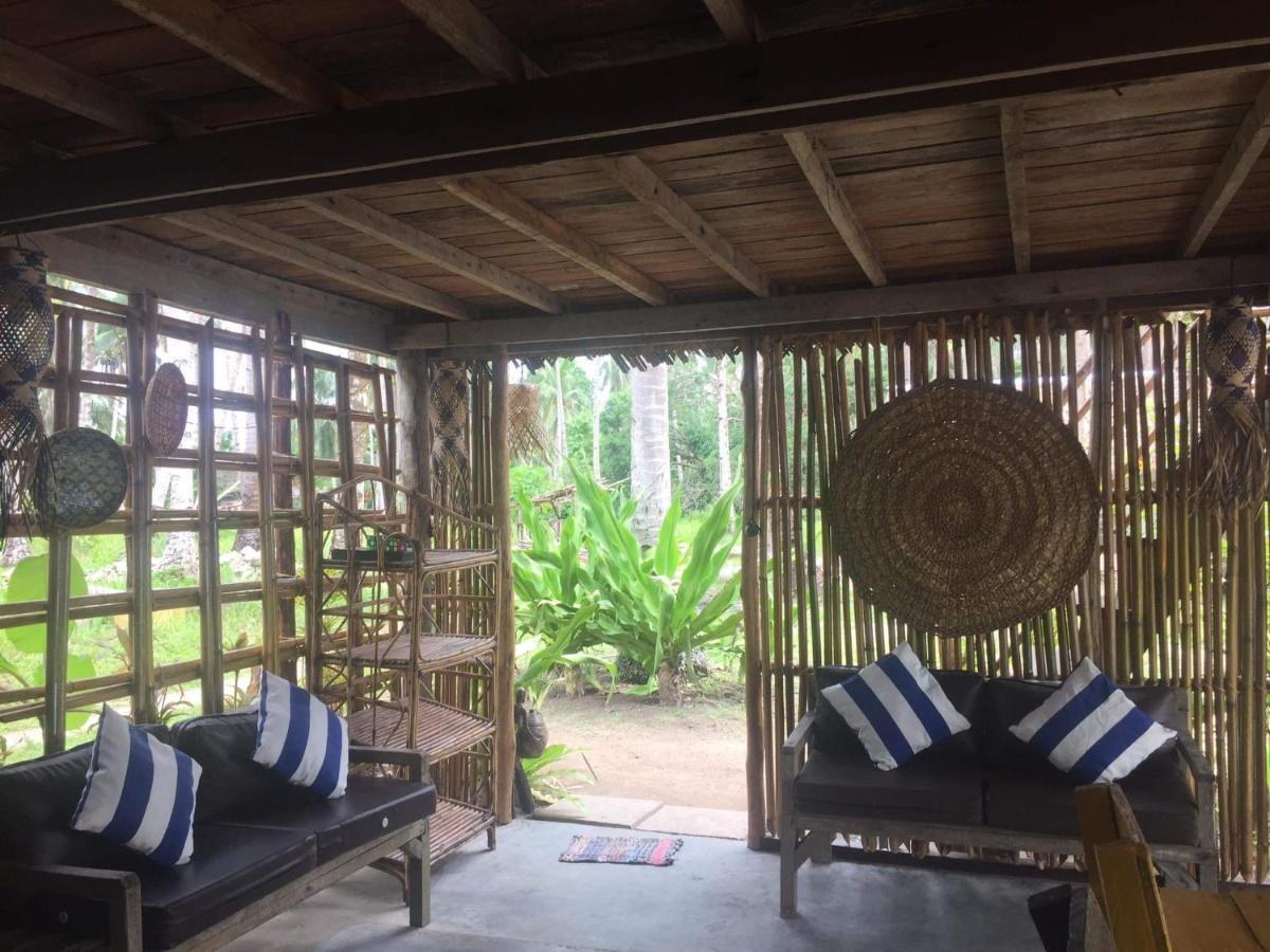 Inn John Beachfront Eco And Restaurant