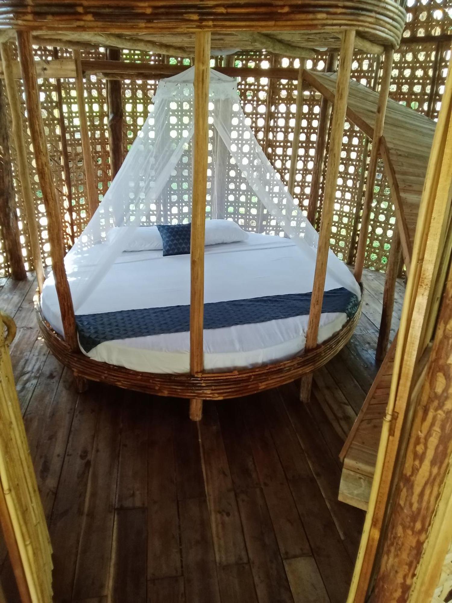John Beachfront Eco And Restaurant *
