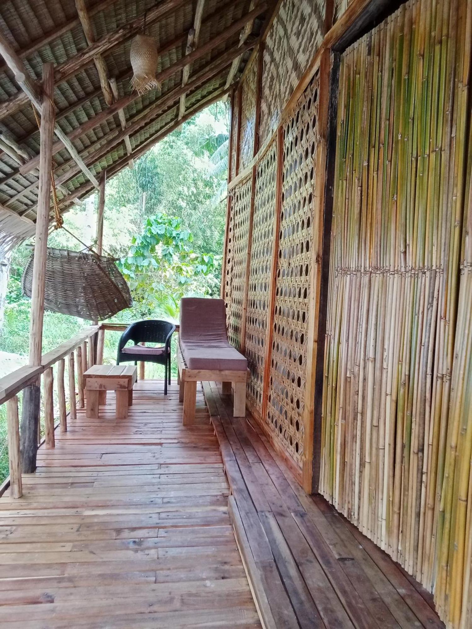 John Beachfront Eco And Restaurant Inn *