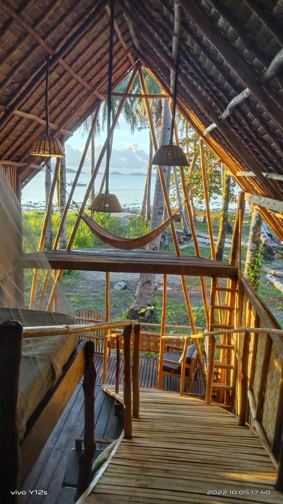 John Beachfront Eco And Restaurant Inn *
