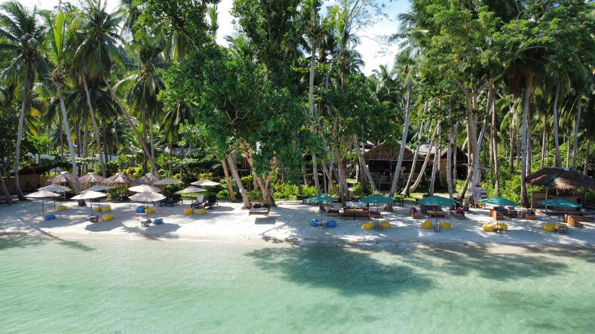John Beachfront Eco And Restaurant Inn *