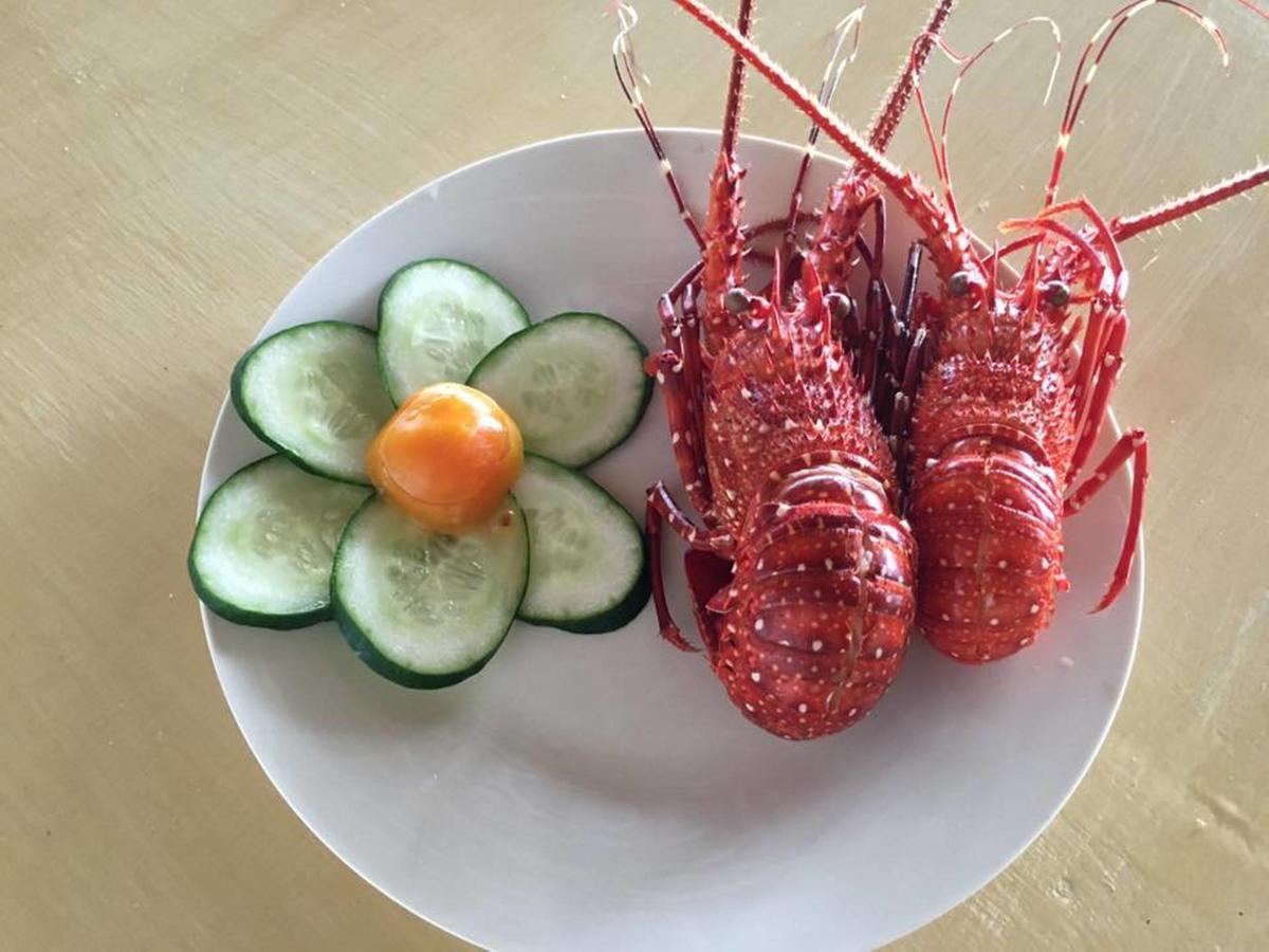 John Beachfront Eco And Restaurant *